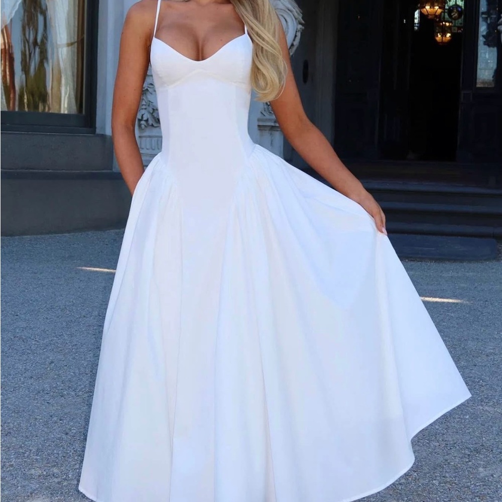 BRAND NEW chic babyboo fashion bridal dress!